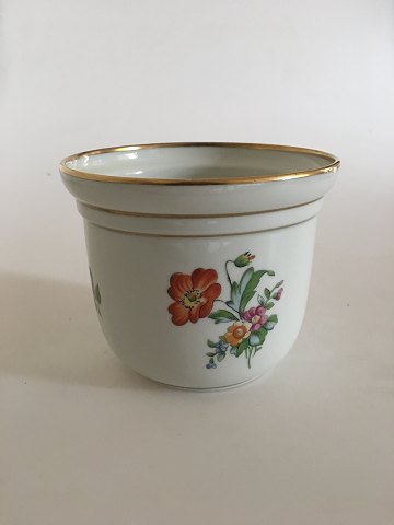 Bing & Grondahl Saxon Flower Flower pot No 668