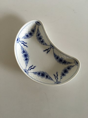 Bing & Grondahl Empire Cresent Shaped Dish No 352