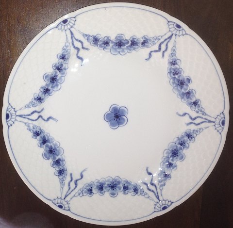 Bing & Grondahl Large Dinner Plates No 25A  26,5cm