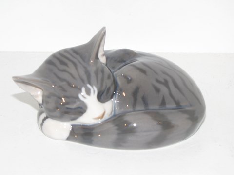 Royal Copenhagen figurine
Sleeping grey striped cat