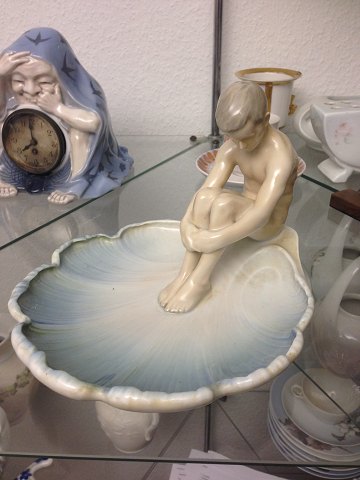 Bing & Grondahl Art Nouveau Dish with naked boy No 1660