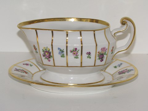 HenrietteGravy boat with handle