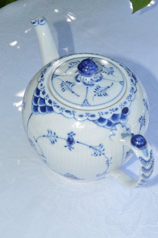 Royal Copenhagen  Blue fluted half lace Teepot 610