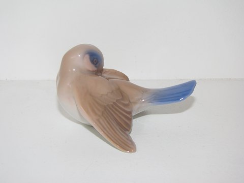 Small Bing & Grondahl Figurine
Bird preening