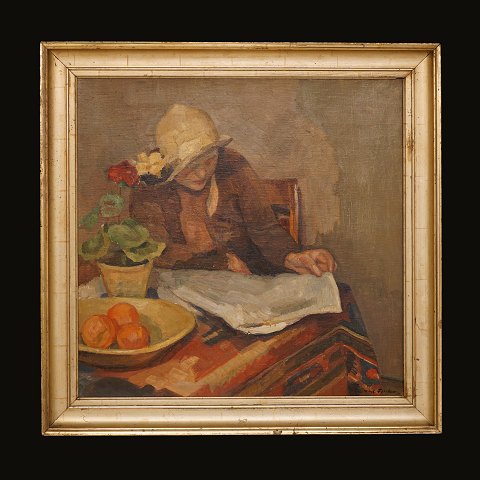 Carl Fischer, 1876-1953:  Woman reading. Signed. 
Oil on canvas. Visible size: 67x68cm. With frame: 
55x56cm