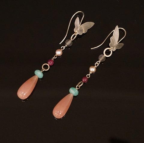 A pair of Dulong, Denmark, earsticks. 
Sterlingsilver. L: 7,2cm