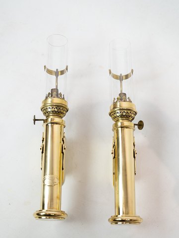 A set of wall candlesticks in brass by G.V. Harnisch EFTF founded in Copenhagen 
in 1842.
5000m2 showroom.
