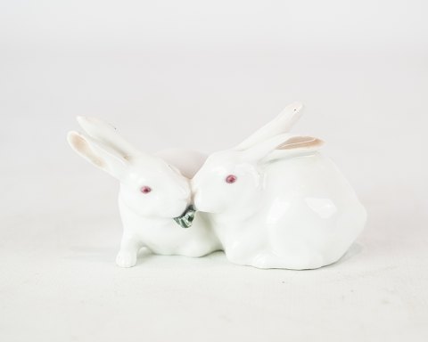 Kgl. porcelænsfigur i form af et par kaniner.
Flot stand
