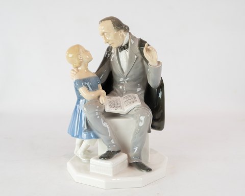Porcelain figure in the shape of H.C. Andersen, no.: 2037, by Bing and  
Grøndahl.
Great condition
