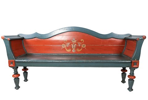 Painted bench in turqouise and red colors, and in great antique condition from 
the 1860s. 
5000m2 showroom.