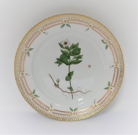 Royal Copenhagen, Flora Danica. Lunch plate. Design # 3550. Diameter 22 cm. (1 
quality). Cornus suecica L