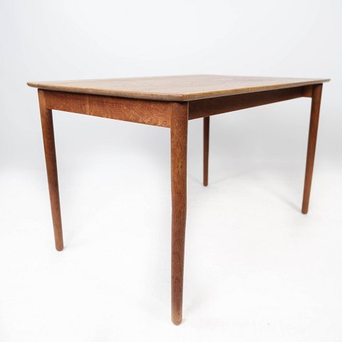 Coffee table in light oak designed by Børge Mogensen in the 1960s. 
5000m2 showroom.
