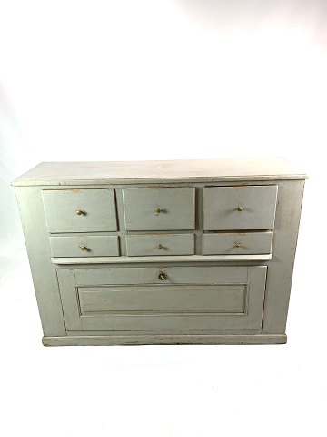 Antique Pharmacy Desk From The Gustavian Period From Around The 1880s. 5000m2 
exhibition.
Great condition
