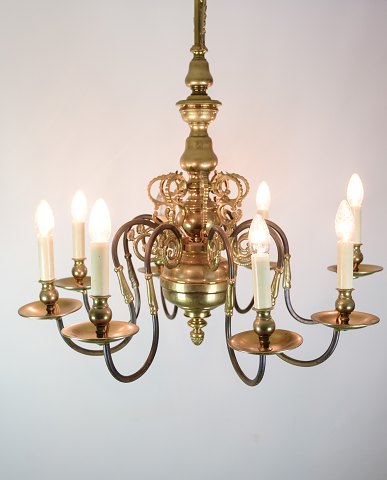 Church chandelier, eight arms, brass, 1920s
Great condition
