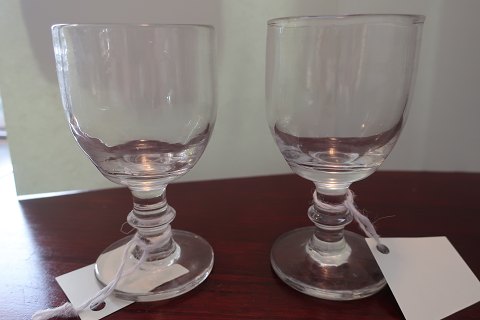 Antique Barrel Glass without decoration
About 1890
In a good condition
