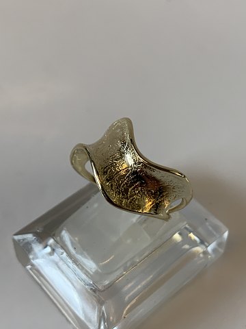 Gold ladies ring #14 carat
Stamped 585 PH
Street 56