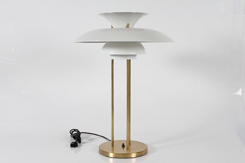 Poul Henningsen
PH 5 desk lamp
