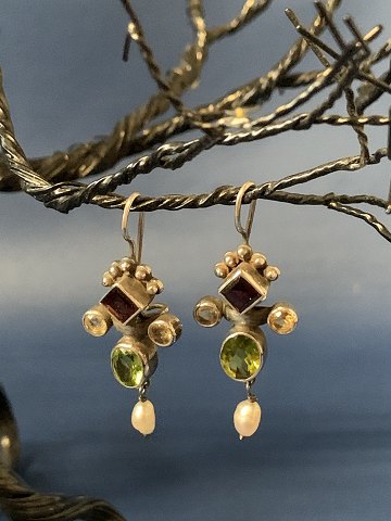 Sølv Øreringe i Sølv Fra Jannie Bak
Garnet,peridot,citrine,
Stemplet 925 s