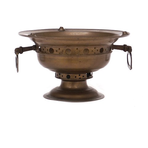 Southgerman brass glow bowl circa 1620. H: 13cm. 
D: 23cm