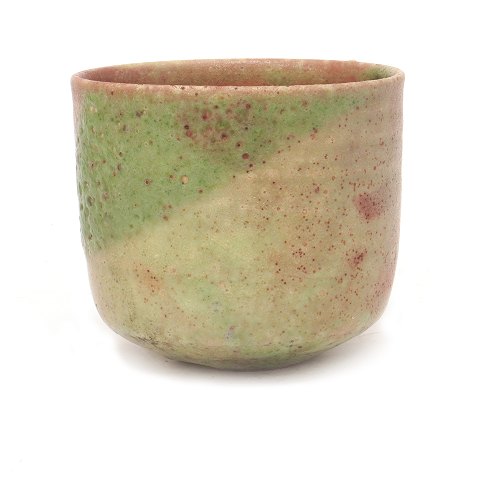 Per Weiss, 1959-2023, stoneware vase. H: 11cm. D: 
12cm