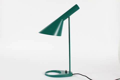 Arne Jacobsen
AJ desk lamp
dark green
