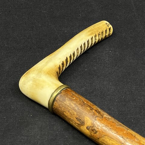 Nice older cane with reindeer handle