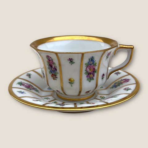 Royal Copenhagen
Henriette
Espresso cup
#444/ 8662
*DKK 500