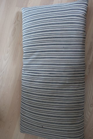 Fustian (olmerdug) made of flax
This antique, Danish fustian is in the old hand-woven/home-woven quality from 
the years when that was the way to do it and it is NOT industrial produced
This fustian is  stout and closely woven and it is as a long-cushion