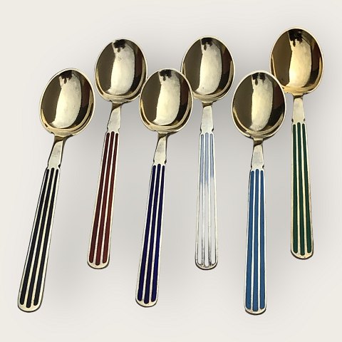 Anton Michelsen
teaspoons
Enamel / Sterling silver
DKK 675 for 6 pcs