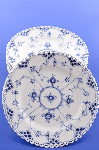 Royal Copenhagen Blue fluted.
Full lace  Luncheon Plate 1085