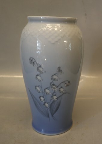 B&G 157-682 Vase 21.5 cm 
 Convalla B&G porcelain : White/blue base, Lily-of-the-valley, form 643