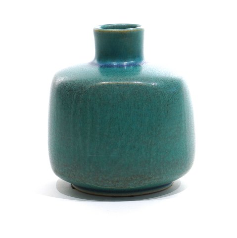 Saxbo, Denmark, stoneware vase No. 213. Signed Eva 
Stæhr Nielsen. H: 13cm