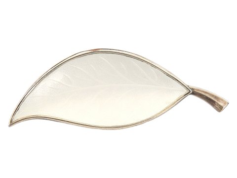 Brdr. Bjørklund gilded sterling silver
Leaf brooch with white enamel from 1961-1971