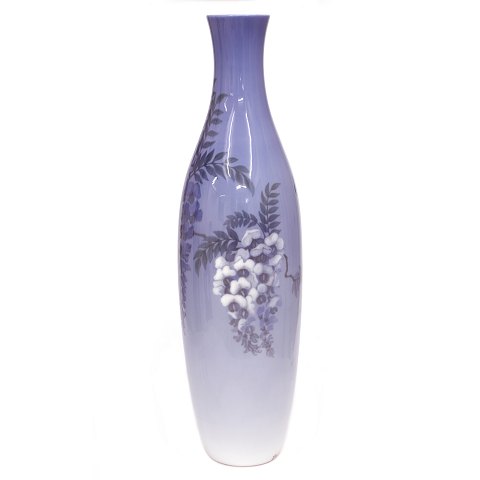 Sehr grosse unika Vase von Jenny Meyer für Royal 
Copenhagen. Signiert "JM" und "Jenny Meyer 9/6 
1925". H: 74cm