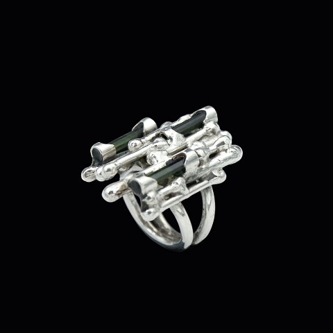 click to zoom click to zoom