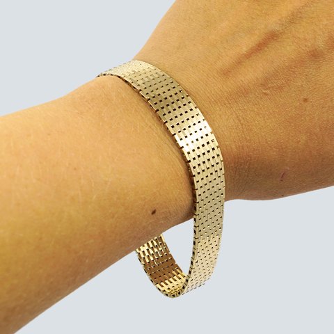 A bracelet of 8k gold, w. 12,5 mm