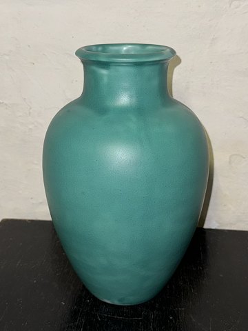 Aluminia vase