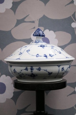 Fine round lid terrine in Blue painted - Blue Fluted Plain from Bing & Grondahl 
with old stamp...