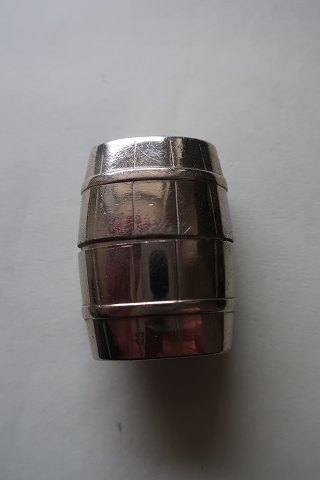 Für die Samler:
Vintage Leichter
Form wie eine Tonne / ein Fass
Selten
H: 4cm
In gutem Zustand
