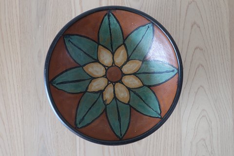 Uniq bowl, pottery made by Hildegon, the well known potter from the island Als 
in Southern Jutland
D: 30cm
H: 10cm
Signatur: Hildegon Als
In a very good condition
The pottery from Hildegon is sought after especially from many