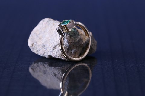 Gold Ladies Rings with ...