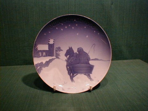 Christmas plates by Bing & ...