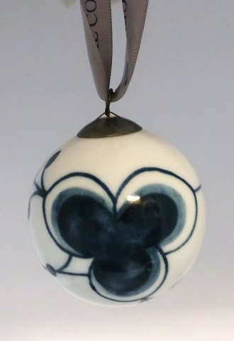 Royal Copenhagen. Blaue Megakugel. 5,5 cm. Nr. 5