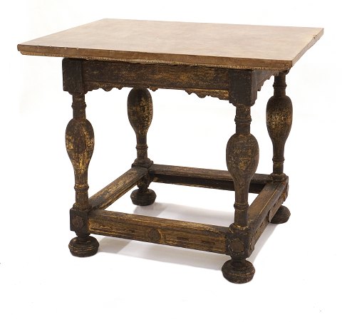 Sort dekoreret barokt bord med grålig stenplade. 
Danmark ca. år 1750. H: 86cm. Plade: 79x100cm