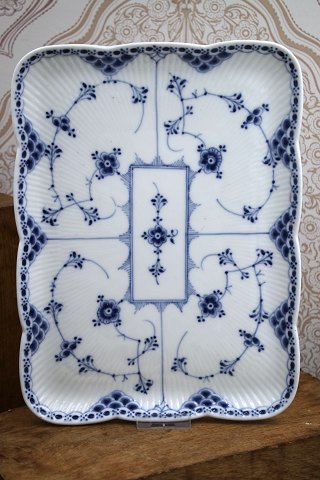 Rare Royal Copenhagen Blue Fluted Half Lace Tray.1/677. 
1.sort. from 1898-1923...