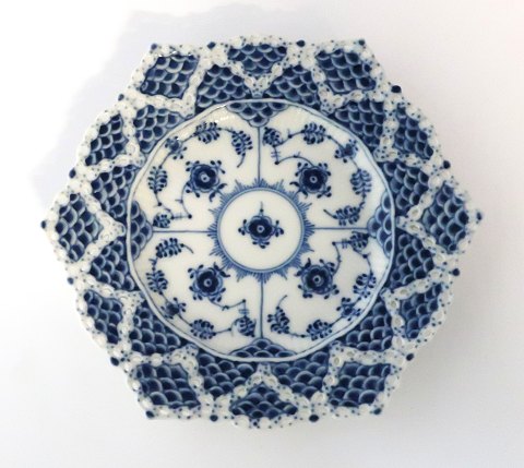 Royal Copenhagen. Blue Fluted Full Lace. Cake plate with open-work border. Model 1144. Diameter 17.5 cm. (1 quality)