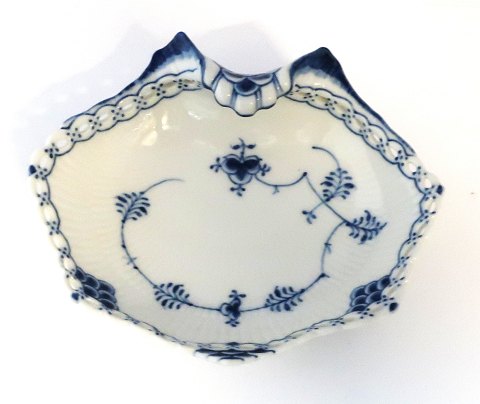Royal Copenhagen. Blue fluted, full lace. Pickle dish. Model 1074. Width 19 cm. (1 quality).