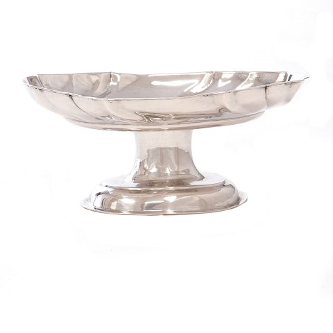 Baroque silver sugar candy tray Copenhagen mid 18th century. H: 5,6cm