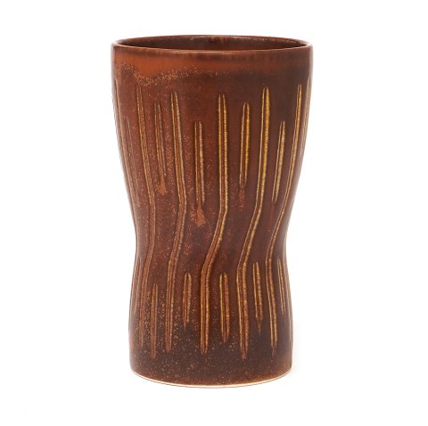 Saxbo Stoneware vase 174 by Eva Stæhr Nielsen. H: 19,5cm