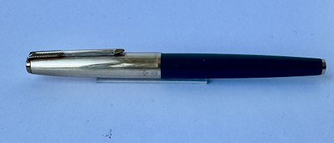 Grey Parker 61 fountain pen with gold double cap